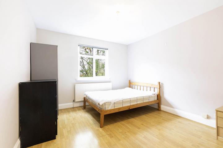 Modern and Central Apartment Belton Road, Willesden Green